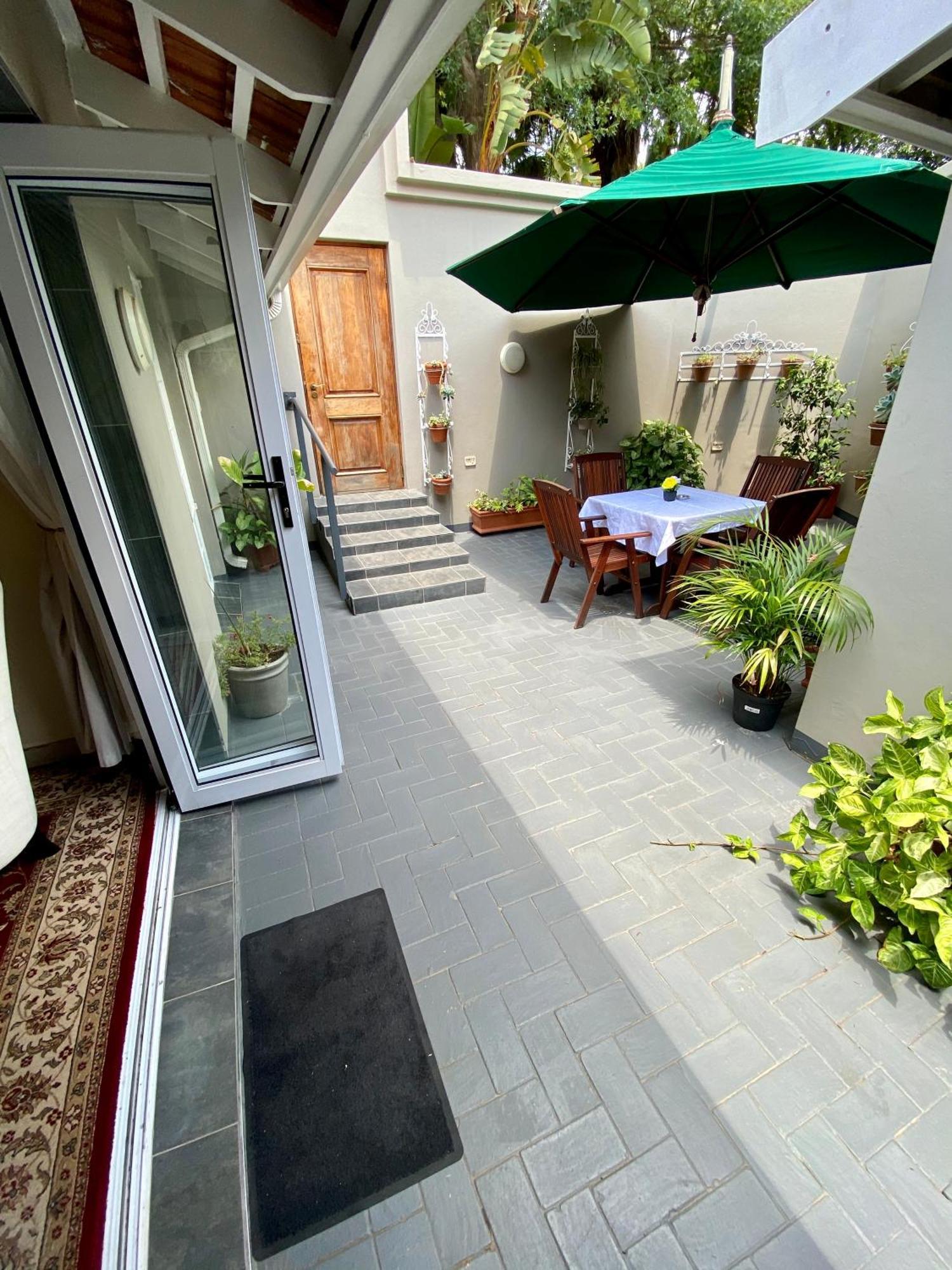 Waterkloof Guest House Pretoria Exterior photo